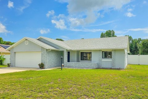 Villa ou maison à vendre à Palm Coast, Floride: 3 chambres, 121.05 m2 № 1786314 - photo 2