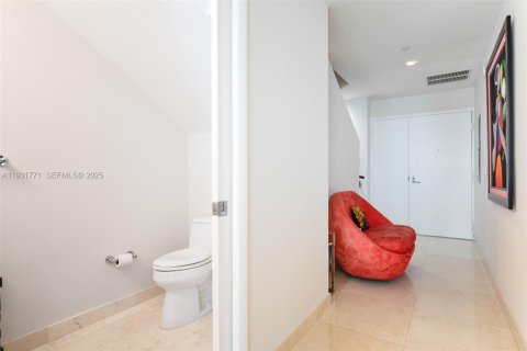 Condo in Aventura, Florida, 2 bedrooms  № 1994278 - photo 5