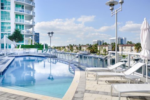 Condo in Aventura, Florida, 2 bedrooms  № 1994278 - photo 26