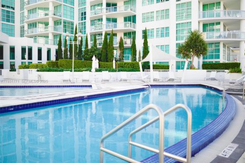 Condo in Aventura, Florida, 2 bedrooms  № 1994278 - photo 25