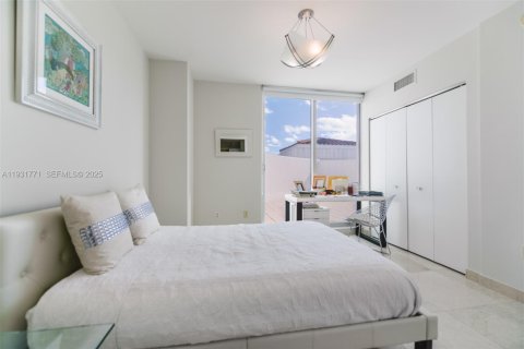 Condo in Aventura, Florida, 2 bedrooms  № 1994278 - photo 18