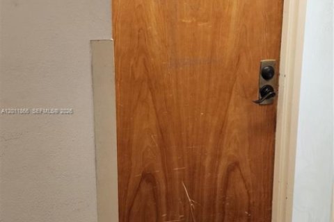 Снять в аренду кондоминиум в Норт-Бей-Виллидж, Флорида 3 спальни, 129.13м2, № 2074902 - фото 19