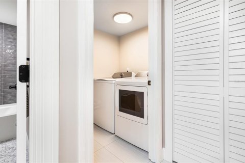 Adosado en alquiler en Fort Myers, Florida, 2 dormitorios, 117.61 m2 № 1564369 - foto 26
