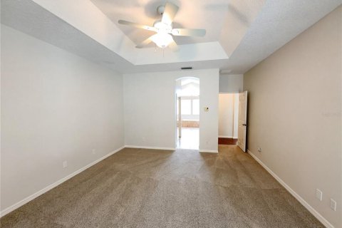 House in Oviedo, Florida 4 bedrooms, 243.68 sq.m. № 2339668 - photo 13