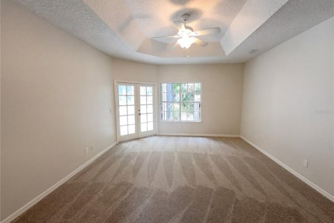 House in Oviedo, Florida 4 bedrooms, 243.68 sq.m. № 2339668 - photo 12