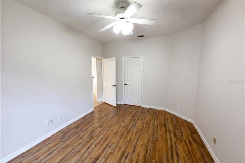 House in Oviedo, Florida 4 bedrooms, 243.68 sq.m. № 2339668 - photo 14