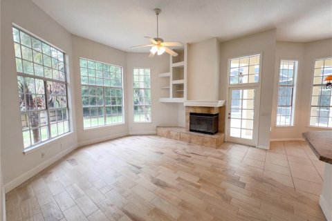 House in Oviedo, Florida 4 bedrooms, 243.68 sq.m. № 2339668 - photo 10