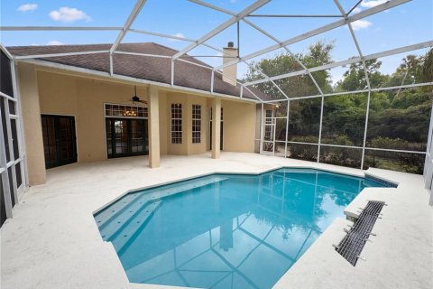 House in Oviedo, Florida 4 bedrooms, 243.68 sq.m. № 2339668 - photo 24