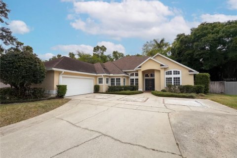 Casa en Oviedo, Florida 4 dormitorios, 243.68 m2 № 2339668