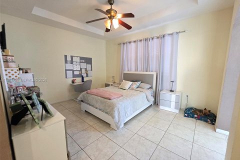 Townhouse in Miami, Florida 3 bedrooms, 179.21 sq.m. № 1998655 - photo 17