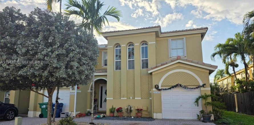 Таунхаус в Майами, Флорида 3 спальни, 179.21м2 № 1998655