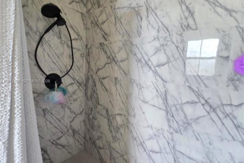 Townhouse in Miami, Florida 3 bedrooms, 179.21 sq.m. № 1998655 - photo 21