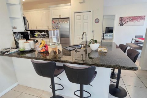 Townhouse in Miami, Florida 3 bedrooms, 179.21 sq.m. № 1998655 - photo 6