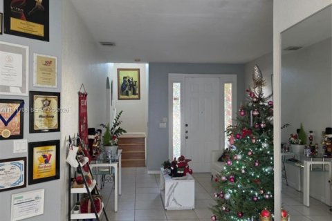 Townhouse in Miami, Florida 3 bedrooms, 179.21 sq.m. № 1998655 - photo 3