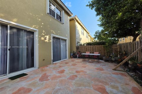 Townhouse in Miami, Florida 3 bedrooms, 179.21 sq.m. № 1998655 - photo 29