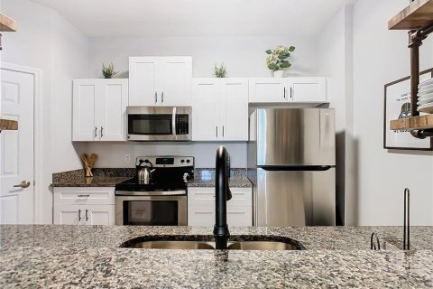 Condominio en venta en Kissimmee, Florida, 3 dormitorios, 130.99 m2 № 1834801 - foto 11
