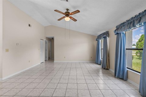 House in Kissimmee, Florida 3 bedrooms, 134.52 sq.m. № 1854405 - photo 14