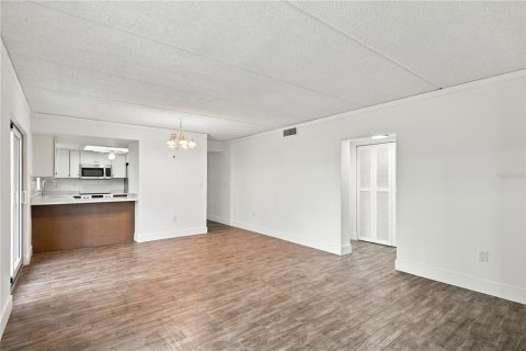 Condo in Tampa, Florida, 1 bedroom  № 2388144 - photo 7