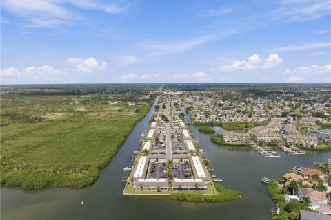Condo in Tampa, Florida, 1 bedroom  № 2388144 - photo 25