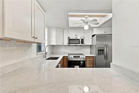 Condo in Tampa, Florida, 1 bedroom  № 2388144 - photo 6