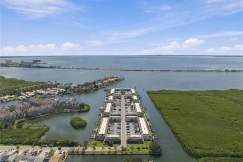 Condo in Tampa, Florida, 1 bedroom  № 2388144 - photo 26