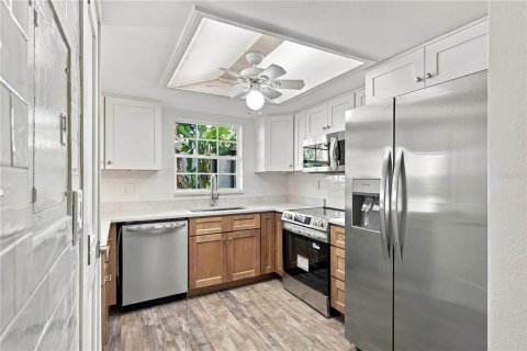Condo in Tampa, Florida, 1 bedroom  № 2388144 - photo 3