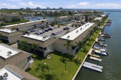 Condo in Tampa, Florida, 1 bedroom  № 2388144 - photo 2