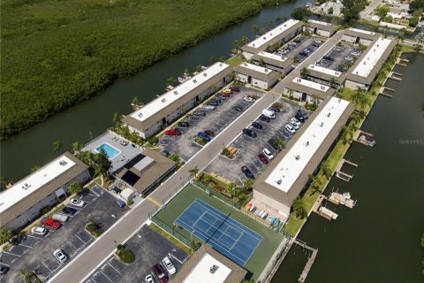 Condo in Tampa, Florida, 1 bedroom  № 2388144 - photo 23