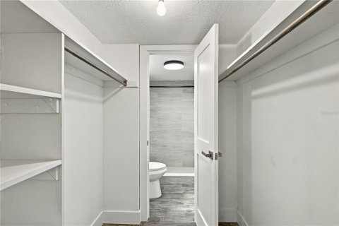 Condo in Tampa, Florida, 1 bedroom  № 2388144 - photo 17