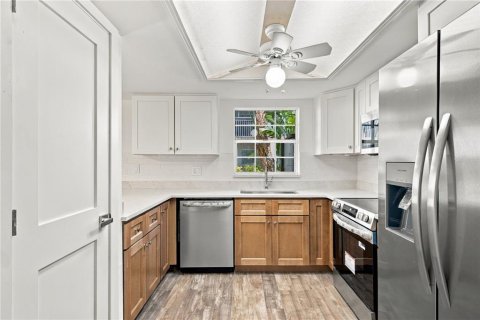Condo in Tampa, Florida, 1 bedroom  № 2388144 - photo 4