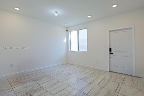 Touwnhouse à louer à Homestead, Floride: 3 chambres, 120.96 m2 № 2080075 - photo 4