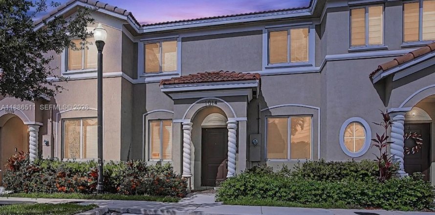 Touwnhouse à Homestead, Floride 3 chambres, 120.96 m2 № 2080075