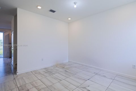 Touwnhouse à louer à Homestead, Floride: 3 chambres, 120.96 m2 № 2080075 - photo 5