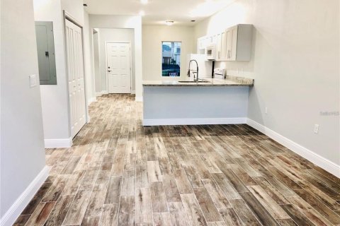 Apartamento en alquiler en Poinciana, Florida, 3 dormitorios, 93 m2 № 1918987 - foto 4