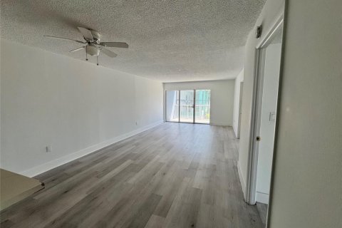 Copropriété à vendre à Miami Beach, Floride: 2 chambres, 109.16 m2 № 2153775 - photo 6