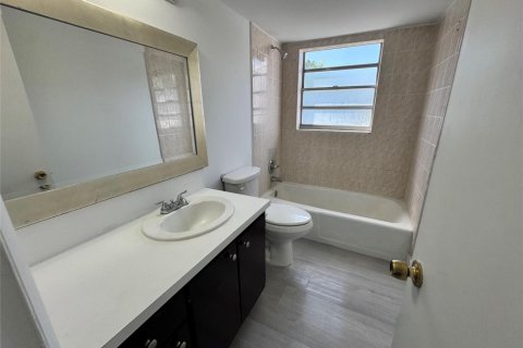 Copropriété à vendre à Miami Beach, Floride: 2 chambres, 109.16 m2 № 2153775 - photo 13