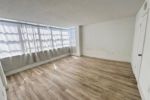 Copropriété à vendre à Miami Beach, Floride: 2 chambres, 109.16 m2 № 2153775 - photo 9