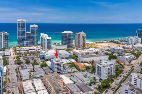 Copropriété à vendre à Miami Beach, Floride: 2 chambres, 109.16 m2 № 2153775 - photo 2