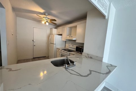 Copropriété à vendre à Miami Beach, Floride: 2 chambres, 109.16 m2 № 2153775 - photo 4