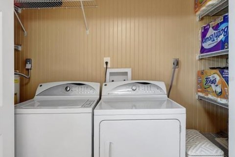 Купить кондоминиум в Сарасота, Флорида 8 комнат, 109.44м2, № 1598422 - фото 28