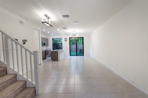 Townhouse in Miami Lakes, Florida 3 bedrooms, 137.12 sq.m. № 1976303 - photo 13