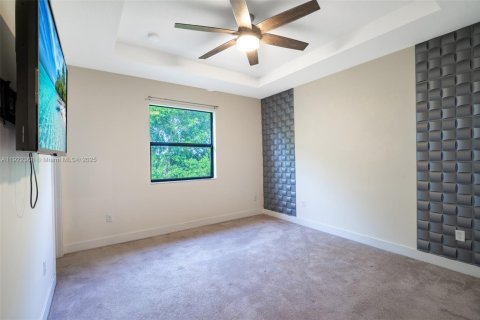 Townhouse in Miami Lakes, Florida 3 bedrooms, 137.12 sq.m. № 1976303 - photo 16