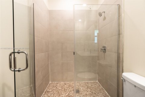 Townhouse in Miami Lakes, Florida 3 bedrooms, 137.12 sq.m. № 1976303 - photo 18