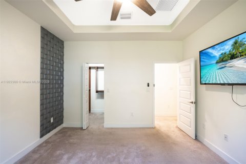 Townhouse in Miami Lakes, Florida 3 bedrooms, 137.12 sq.m. № 1976303 - photo 15