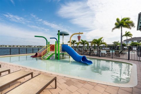 Townhouse in Miami Lakes, Florida 3 bedrooms, 137.12 sq.m. № 1976303 - photo 30