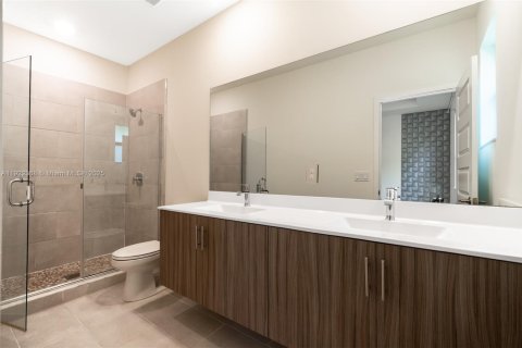 Townhouse in Miami Lakes, Florida 3 bedrooms, 137.12 sq.m. № 1976303 - photo 17