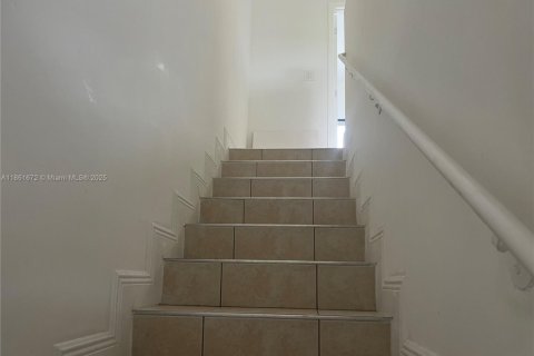 Apartamento en alquiler en Miami, Florida, 2 dormitorios, 78.97 m2 № 1890462 - foto 7