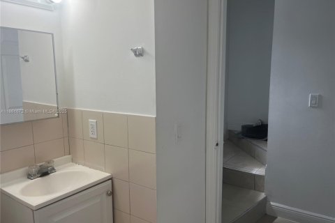 Apartment in Miami, Florida 2 bedrooms, 78.97 sq.m. № 1890462 - photo 4