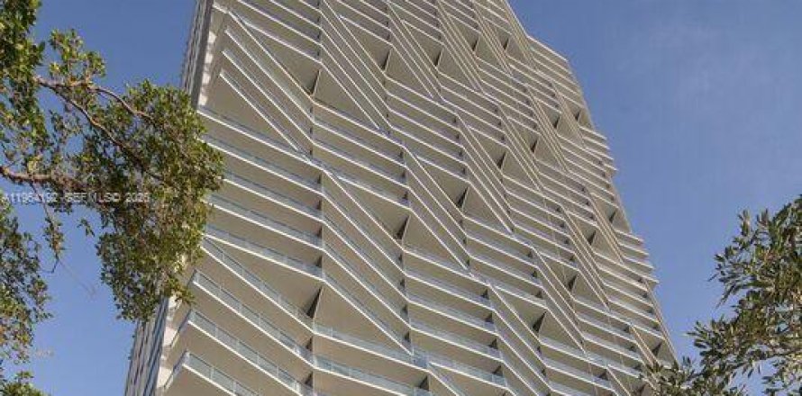 Condominio en Miami, Florida, 1 dormitorio  № 2026652