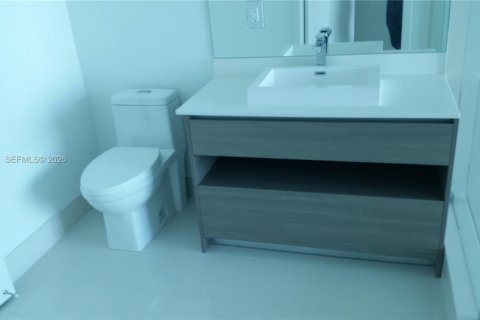 Condominio en venta en Miami, Florida, 1 dormitorio, 79.34 m2 № 2026652 - foto 7